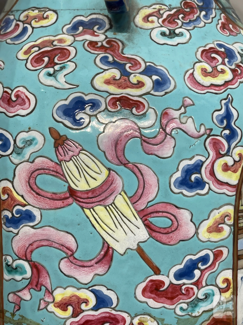 清乾隆 粉彩仕女纹大瓶一对 - 图11